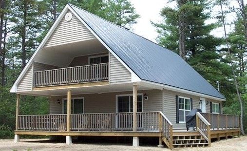 Carbone home with wraparound deck